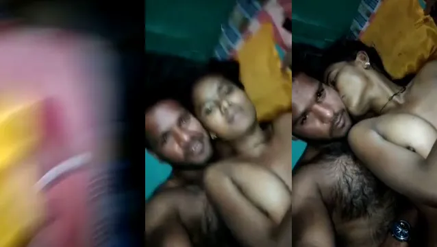 Desi Village Couple Hot Kissing XXX - গ্রামের বিএফ তার গার্লফ্রেন্ডকে চুমু খেয়ে পুরোপুরি জ্বালিয়ে দিলো 🔥