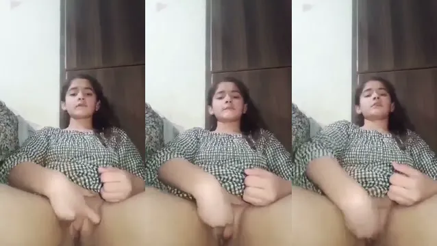Watch Watch this horny desi Indian college girl as she fingers her tight pussy for her boyfriend. The cute girl rubs her clit making a sexy MMS cause shes too horny to wait. full viral video leaked