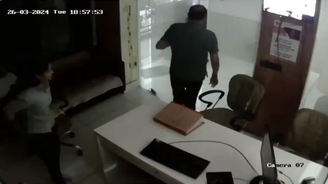 Dirty Boss Fucks Same Hot Employee Again On Table - বস হট এমপ্লয়ীকে মর্নিং শিফটে ডেকে টেবিলে চুদলো ক্রিমপাই দিয়ে 🔥