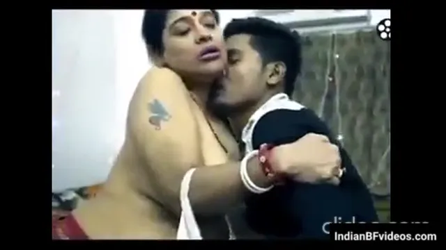 Watch Desi Hot Aunty Hardcore Fucking With BF Blowjob MMS - দেশি গরম আন্টিকে BF চুদে ব্লোজব দিয়ে পাগল করে দিলো 🔥 full viral video leaked BD