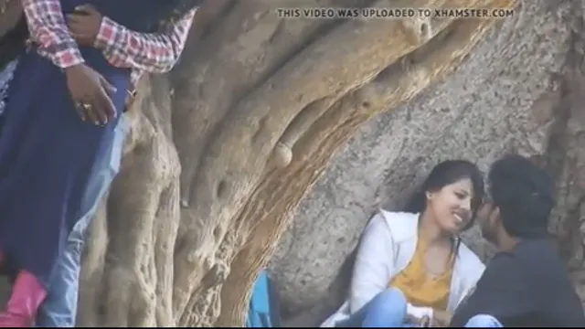 Watch Parke Girlfriend Ke Chuse Chuse Khelam - বাংলাদেশী পার্ক সেক্স ভিডিও 🔥 Desi Outdoor Blowjob Viral full viral video leaked BD