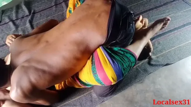 Desi Village Saree Wali Bhabhi Hardcore Sex with BF - গ্রামের শাড়ি পরা ভাবিকে চোদে ভিজিয়ে দিলো Desi BF 🔥