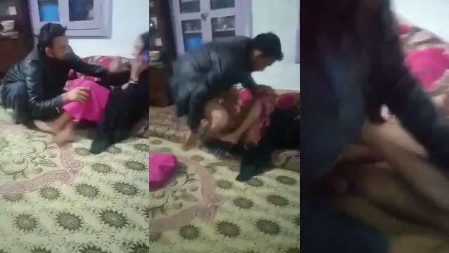 Hot Desi Rani Bhabhi Shares Husbands Big Cock With Aamna - রানি ভাবি স্বামীর বড় ধোন দিয়ে আামনাকে চুদিয়ে দিলো 🔥