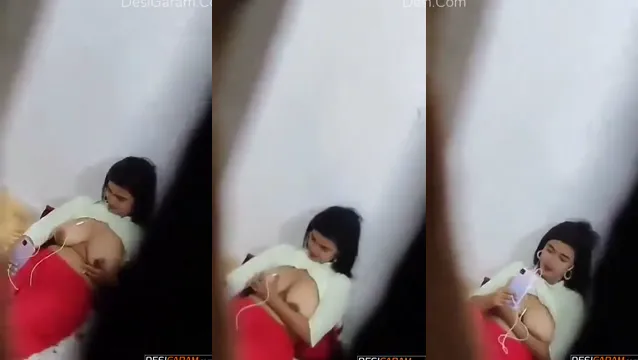 Watch Hot Bangladeshi Girl Nude Video Call Sex With BF - বাংলাদেশী গার্লফ্রেন্ডের সাথে ভিডিও কলে পুরো রাত জ্বালিয়ে দিলাম 🔥 full viral video leaked BD