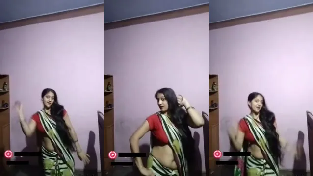 Desi Hot Aunty Seductive Sexy Dance XXX With BF - আন্টির গরম সেক্সি ড্যান্স দেখে BF পাগল হয়ে চোদাচুদি শুরু করলো 🔥