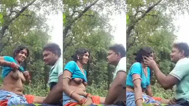 Desi Hot Bhabhi Public Blowjob With Lover In Forest - জঙ্গলে ব্লাউজ খুলে বুক বের করে প্রেমিকের ধোন চুষলো বউ 🔥