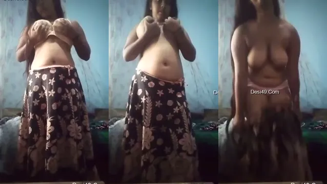 Watch 🔥 Sexy Desi Girl Shows Big Boobs & Huge Ass For Desi BF - হট দেশি মেয়ে তার গরম বুবস আর বিশাল অ্যাস দেখিয়ে পাগল করে দিলো 💦 full viral video leaked