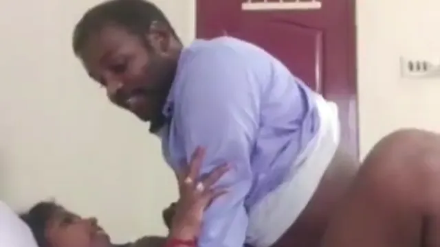 Watch Dirty Tamil Uncle Seduces Friend's Hot Daughter - তামিল আঙ্কেল বন্ধুর যুবতী মেয়েকে মিশনারিতে চোদল 🔥 full viral video leaked BD
