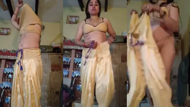 Hot Fair Desi Bhabhi Strips Naked Removing Golden Salwar Kameez - দেবর ফিল্ম করছে ভাবির নগ্ন হওয়ার পুরো শো 🔥