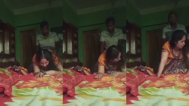 Horny desi housewife Preeti aunty gets fucked hard by gas cylinder guy - প্রীতি আন্টি প্রকাশের মোটা ধোন নিয়ে পাগল হয়ে চুদাচুদি করলো 🔥