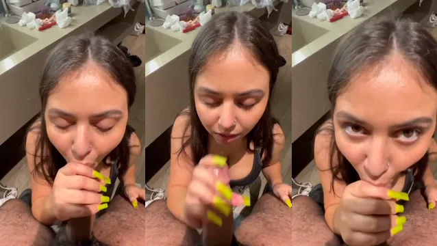 Watch Stunning Desi Girl Passionate Blowjob Deep Eyes Love - গভীর চোখে প্রেমময় গরম ব্লোজব মাস্তি রাজা 🔥 full viral video leaked BD