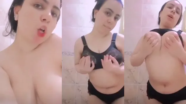Hot Sexy Pakistani Bhabhi Nude Big Boobs for Desi BF - পাকিস্তানি ভাবির বিশাল নগ্ন দুধ দেখে উত্তেজিত হয়ে পড়ুন 🔥