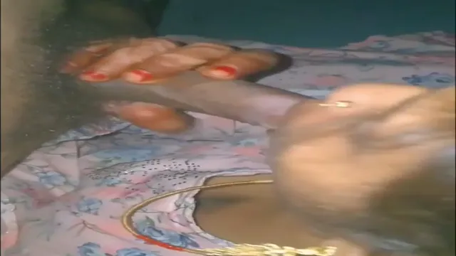 Hot Desi Biwi Ne Pati Ka Mota Lund Chus Ke Muh Mein Maal Liya - বউ পতির লিঙ্গ চুষে মুখ ভর্তি বীর্য খেলো মজায় 🔥