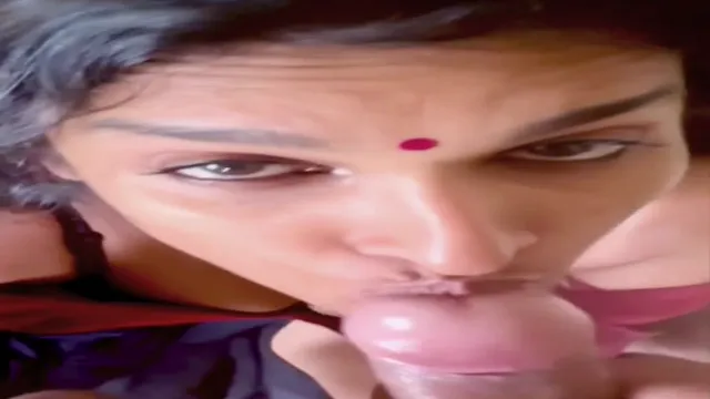 Hot Desi Wife Blowjob Cumshot - স্ত্রী স্বামীর লিঙ্গ চুষে মুখে মাল নিল দেখুন এই ভিডিওতে এখনই 🔥