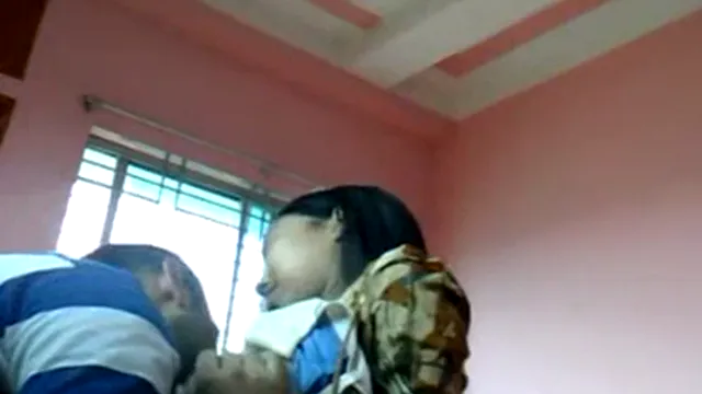 Watch Cute Dehati Girl Hot Blowjob & Nipple Sucking With Desi BF - দেহাতি মেয়ের গরম ব্লোজব ও নিপল সাকিং ভিডিও 🔥 full viral video leaked