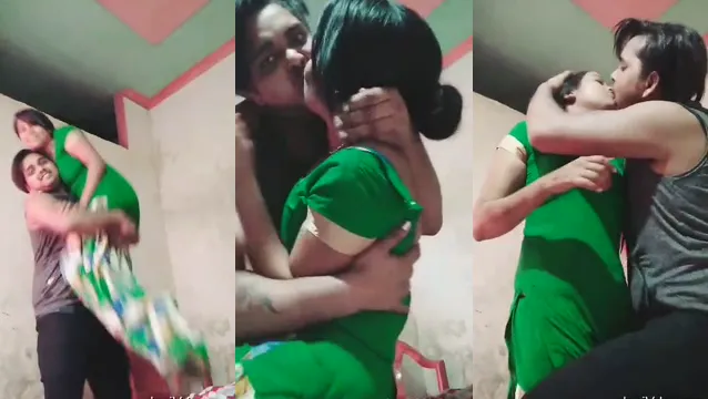 Hot Desi Chapri Kalua Boy Kissing Very Cute Girl - Desi BF GF XXX Video - হট কালুয়া বয় কিউট মেয়েকে চুমু খেয়ে জ্বালিয়ে দিলো 🔥