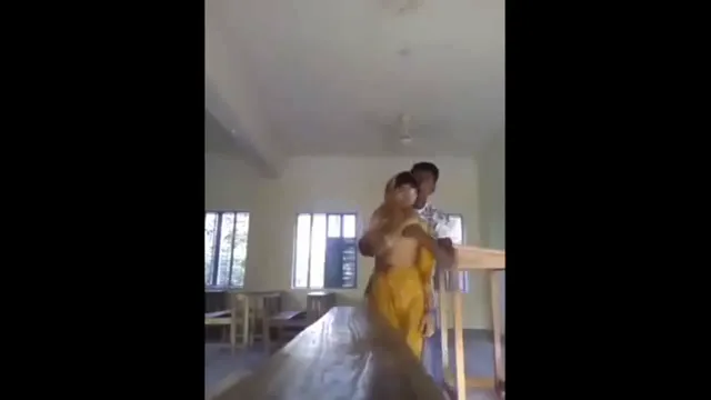 Watch Bihari Guy Hidden Cam Classroom Shy GF Boobies Suck - ক্লাসরুমে লুকিয়ে শাই গার্লফ্রেন্ডের বুক চুষে লজ্জায় মুখ ঢাকা রিস্কি প্রুফ 🔥 full viral video leaked BD