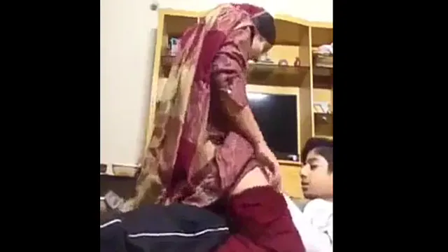 Watch Hot Bhabhi Devar Hard Chudachudi - ভাবির সাথে ছোট দেবরের গরম চুদাচুদি পুরো রাত 🔥 Bangla Viral Sex full viral video leaked BD