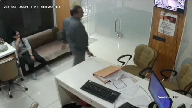 Dirty Boss Fucks Second Morning Employee Like His Slut - অফিস টেবিলে গরম এমপ্লয়িকে চুদে ক্রিমপাই দিলো 🔥