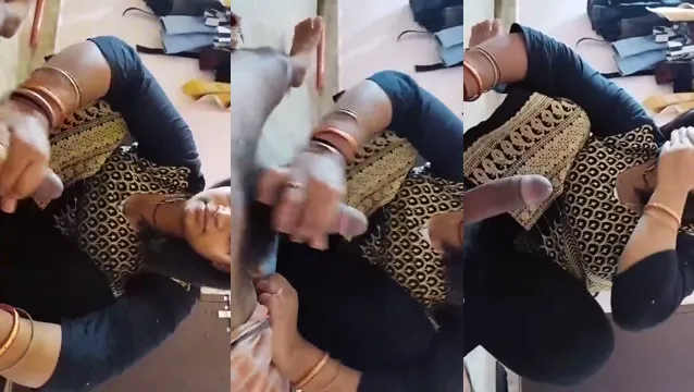 Stepdaughter Gets Fucked By Stepbrother Hindi XXX - বাড়িতে কেউ নেই তাই ভাই বোন চোদাচুদি শুরু করলো 🔥