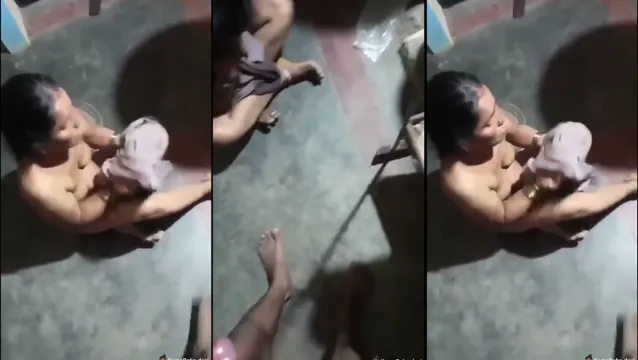 Watch Shy Village Bhabhi Hardcore Blowjob Local XXX With Desi BF - গ্রামের লাজুক ভাবীর চুষে নেওয়া গরম মজা 🔥 full viral video leaked BD