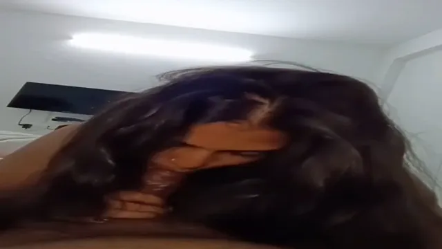 Desi Chubby Nangi Girl Hotel Room Mein Pyar Bhara Blowjob - লাল ফ্রক খুলে মোটা গোরা চুচি দেখিয়ে প্রেমিকের লুড প্যার সে চুষলো 🔥💦