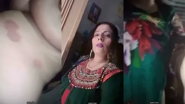 Watch Desi Aunty Big Boobs Show Live - Hot Bangladeshi Aunty Nude Video Full - দেশি আন্টির বড় বুক দেখে মজা নিন 🔥 full viral video leaked BD