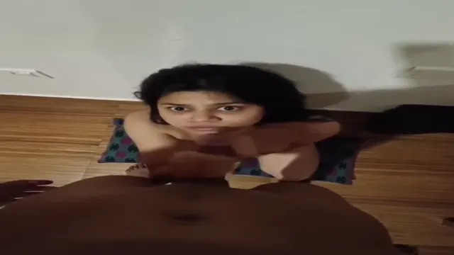 Desi Nayi Dulhan Ne Pati Ka Mota Lund Chus Kar Boobs Par Maal Girwaya - নতুন বউ স্বামীর লন্ড চুষে বুকে মাল ফেলালো 🔥