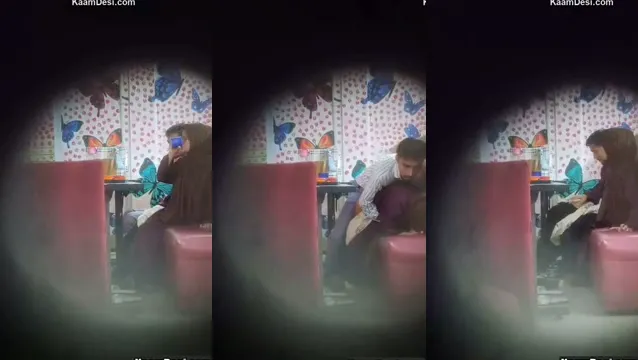 Watch Viral Muslim Hijabi Girl Fucking With Desi Lover In Restaurant - হিজাবি মেয়েকে রেস্টুরেন্টে চুদে পাগল করলো ডেসি বিএফ 🔥 full viral video leaked