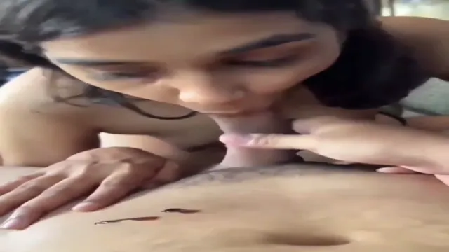 Chocolate Cream Laga Ke Lund Chusa Pyasi Girlfriend Ne - Hot Desi GF Ka Creamy Blowjob Maza Dekho 🔥