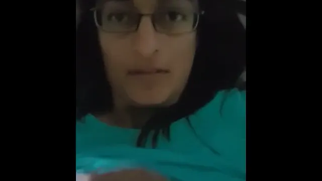 Hot Chasmis Desi Girl Deepthroat Sucking BF Thick Dick - চশমা পরা গরম মেয়ে বয়ফ্রেন্ডের মোটা ধোন গলায় নিয়ে চুষছে পাগলের মতো 🔥