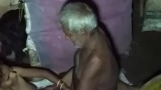 Watch Desi Viral Grandpa Sex Scandal - বৃদ্ধ ও যুবকের স্পেশাল মুহূর্ত ভাইরাল 🔥 full viral video leaked