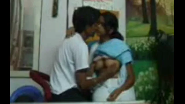 Watch Brother Fulfills Sister Bra Fetish In Wild Bangla Sex - ভাই বোনের ব্রা ফেটিশ মিটিয়ে দিল পুরো রাত 🔥 full viral video leaked BD