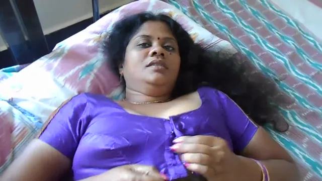 Horny Mallu Bhabhi in Purple Sari Homemade Sex Scandal - হট মল্লু ভাবির শাড়িতে হার্ডকোর চুদাচুদি 🔥