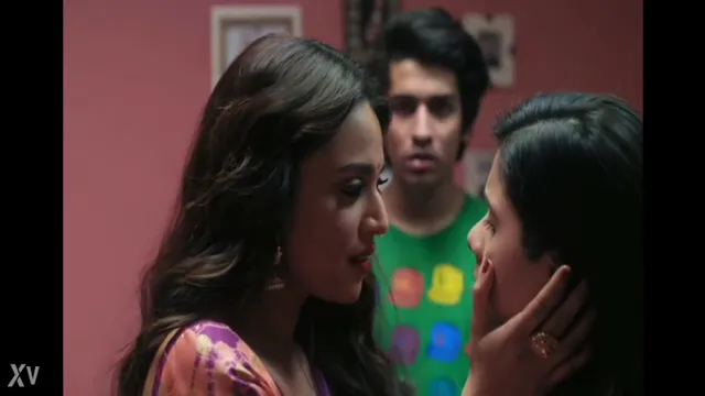 Watch Swara Bhaskar Rasbhari Hot Kissing Scene 🔥 - স্বরা ভাস্করের রসভরি সেক্সি কিসিং সিন Desi Bold Actress Kiss full viral video leaked